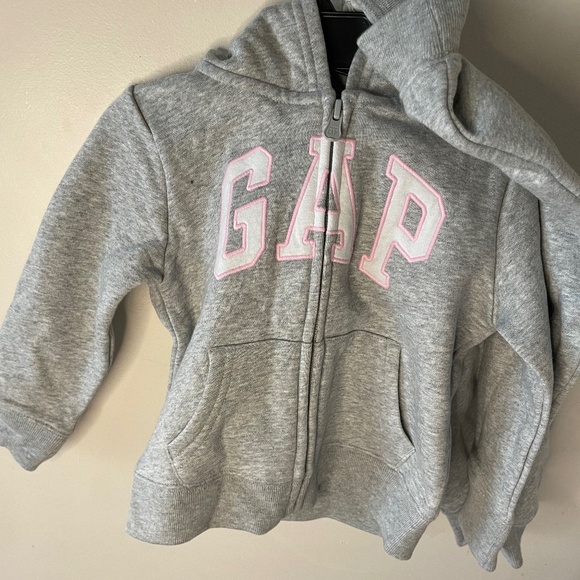 Gap sweatsuits - Picture 1 of 2